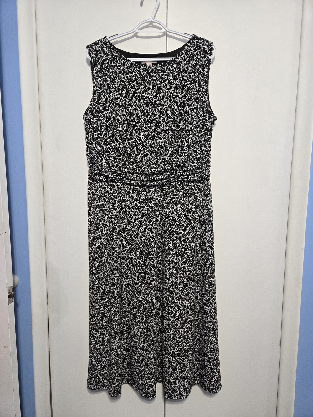 DB Established 1962 1X Black White Floral Sleeveless Midi Dress Plus